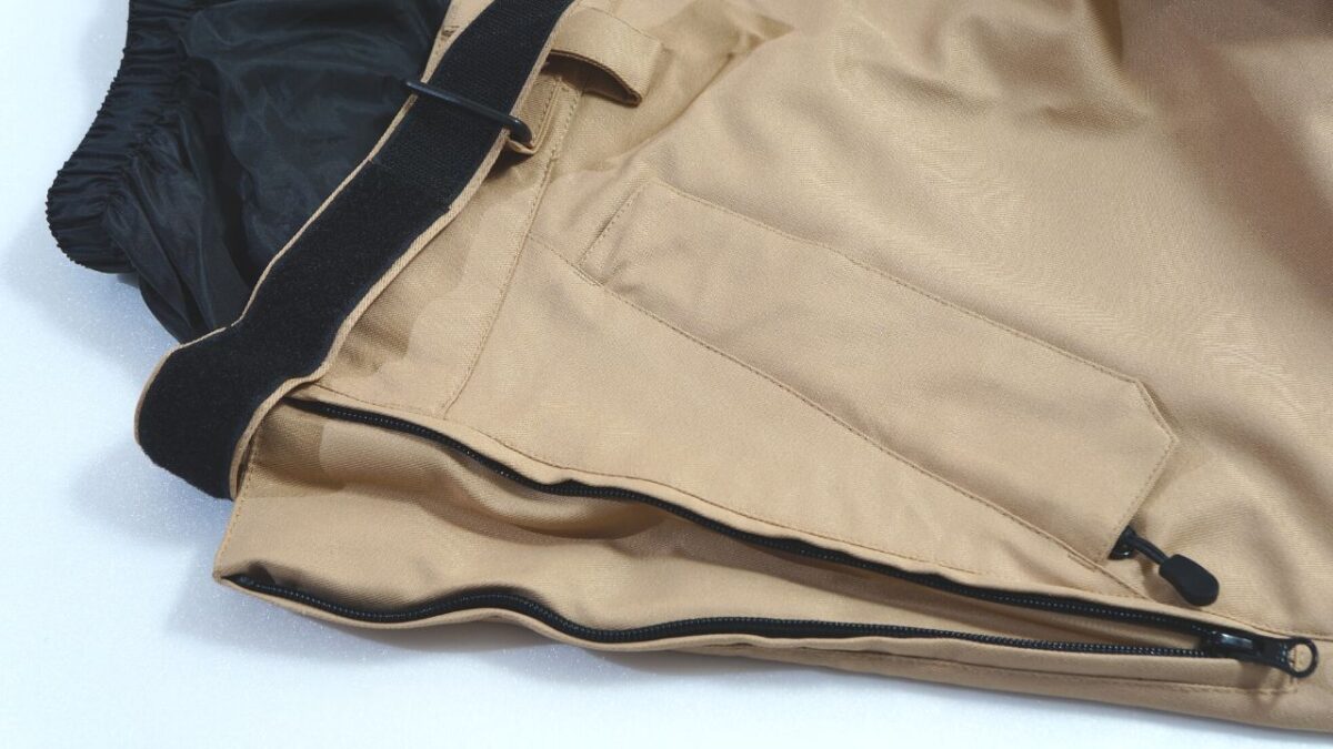 激安スノーボードパンツのウエスト部分