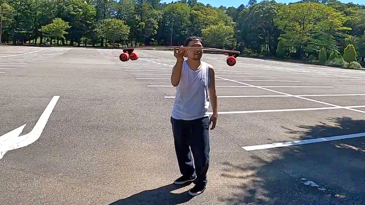 YOROI SKATE BOARD RYUII ロンスケ 独特の形状