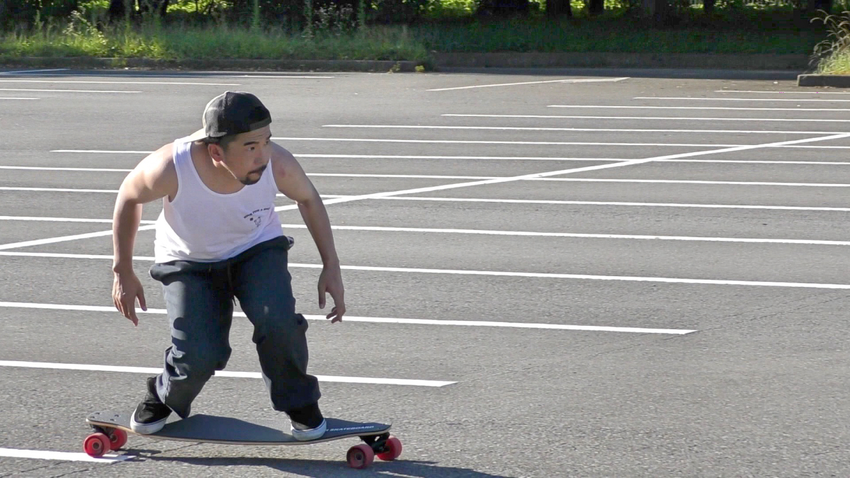 スノーボード・カービングターンのオフトレにロングスケートボードを活用