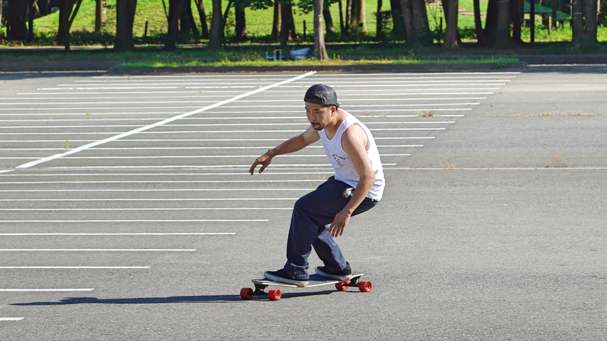 スノーボード・カービングターンのオフトレ　ロンスケでのヒールサイドターン
