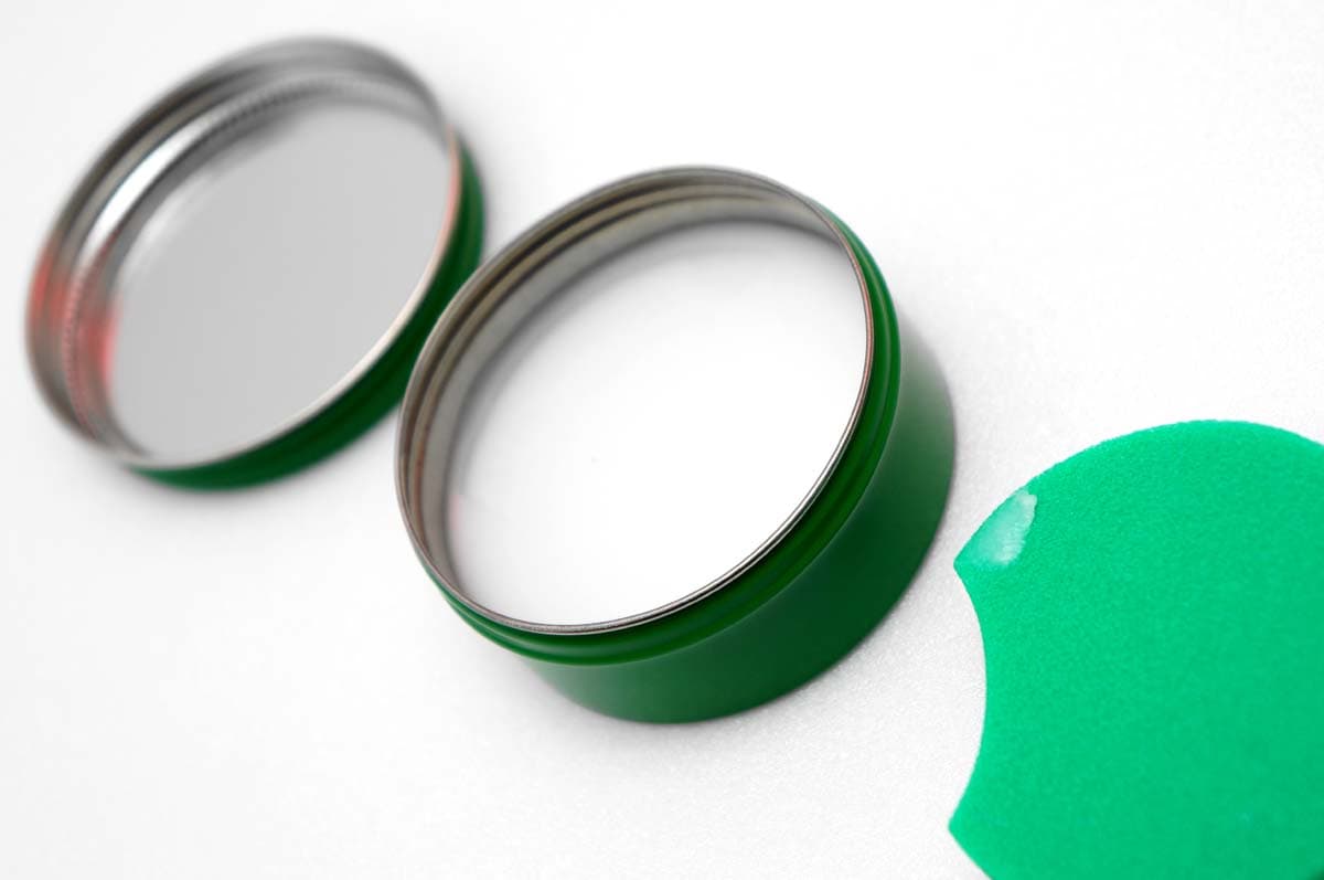 ペーストタイプのワックスの中味