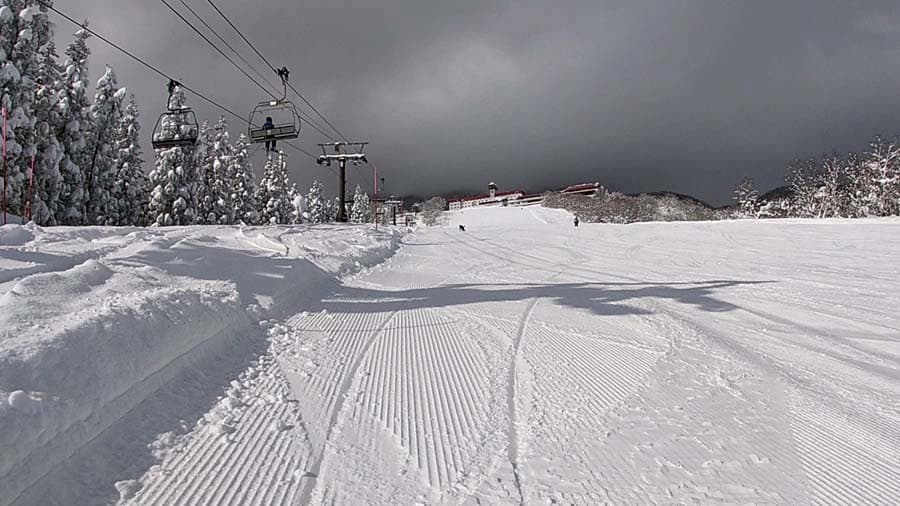 赤倉観光リゾートスキー場風景